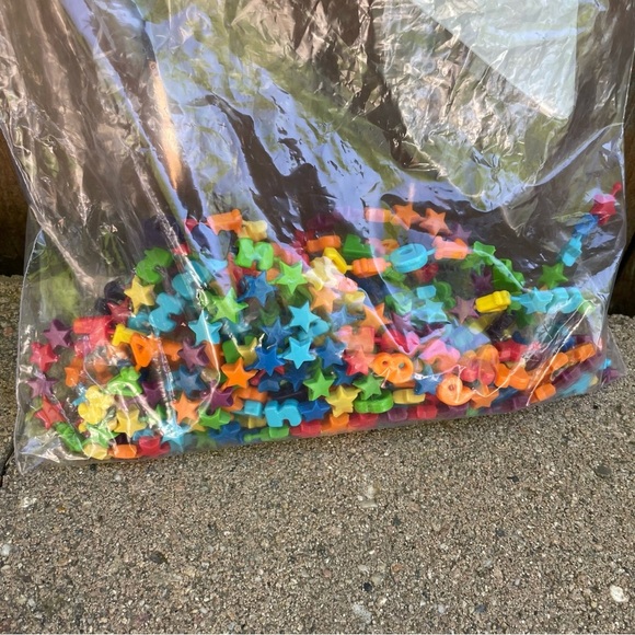 Kids Colorful Beads with Stars and Letters Necklace and Bracelet Making - Picture 2 of 7